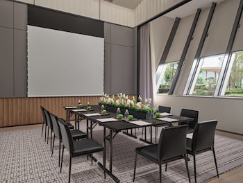 intercontinental shanghai harbour city by ihg