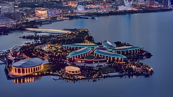 intercontinental shanghai harbour city by ihg