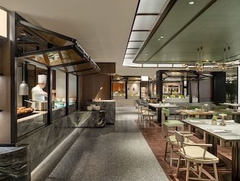 intercontinental shanghai harbour city by ihg