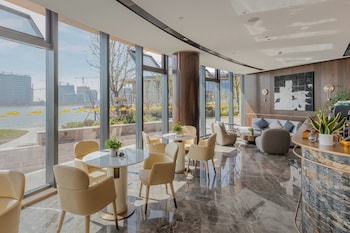 intercontinental shanghai harbour city by ihg