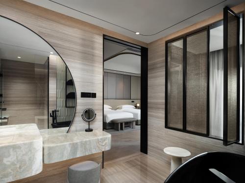 intercontinental shanghai harbour city by ihg