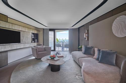 intercontinental shanghai harbour city by ihg