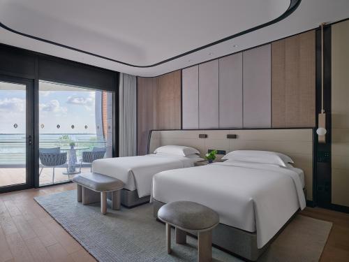 intercontinental shanghai harbour city by ihg