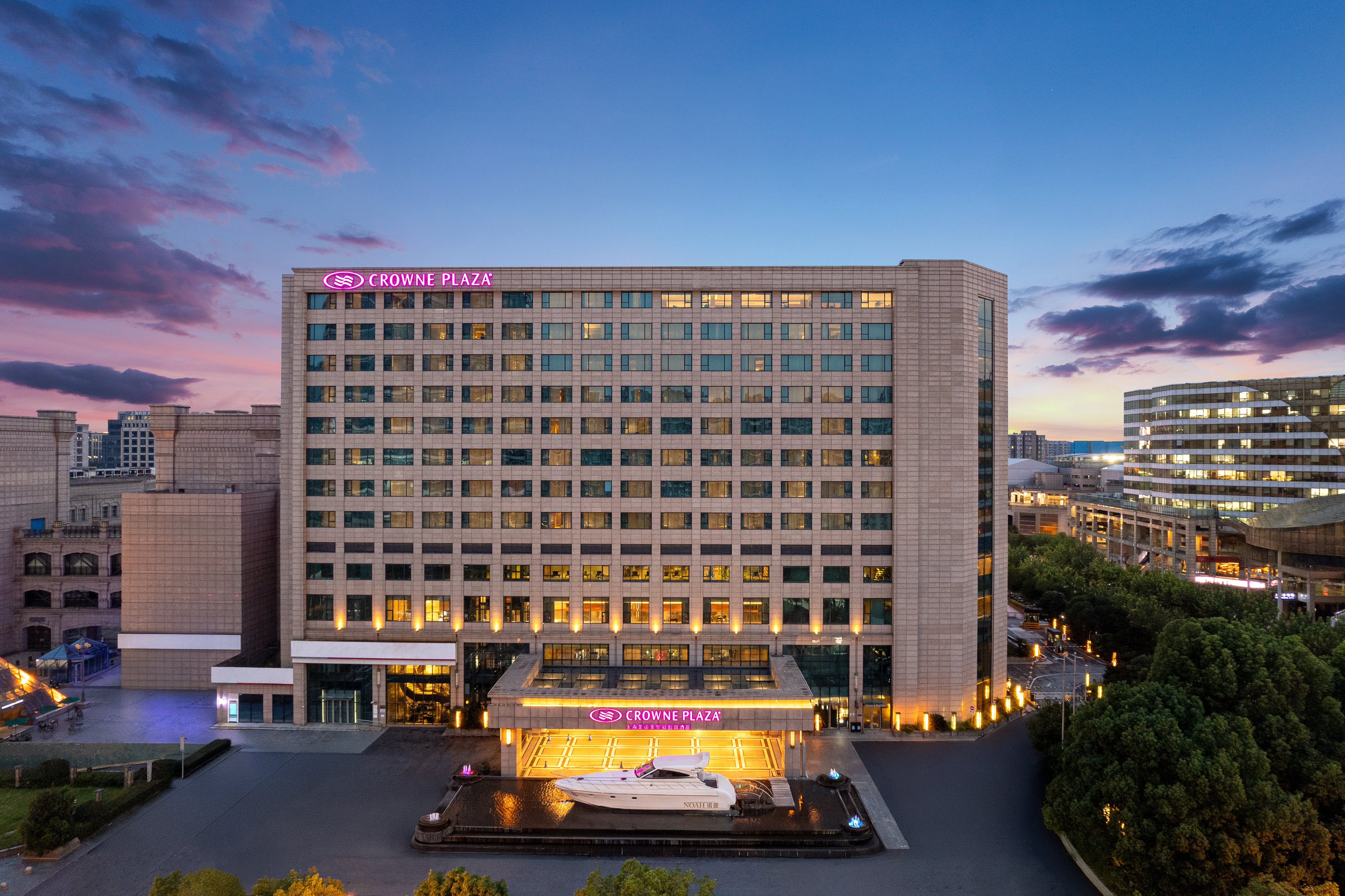 crowne plaza shanghai noah square by ihg