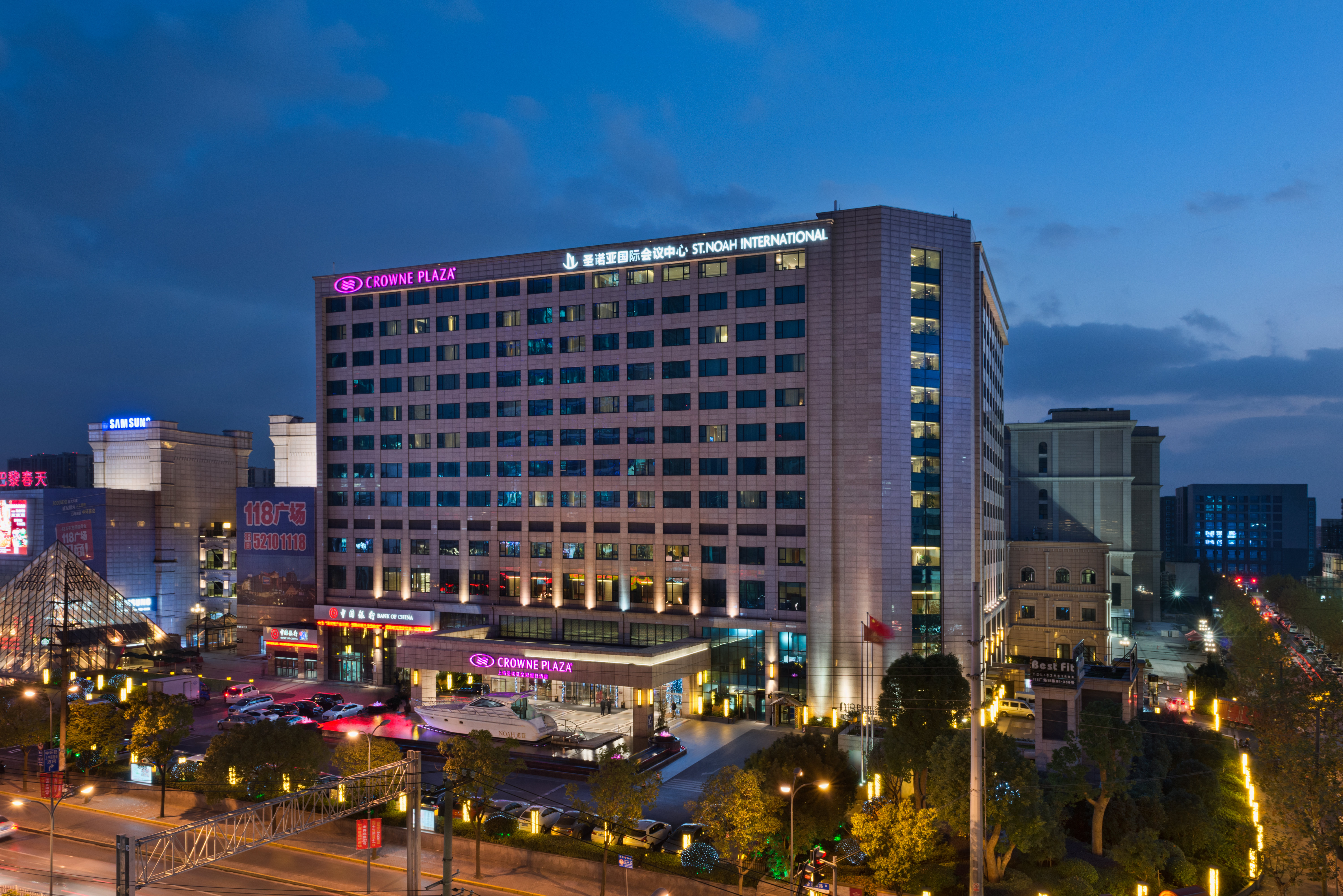 crowne plaza shanghai noah square by ihg