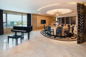 crowne plaza shanghai noah square by ihg