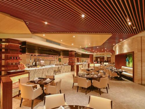 crowne plaza shanghai noah square by ihg