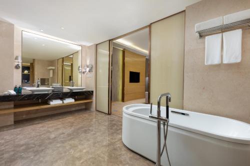 crowne plaza shanghai noah square by ihg