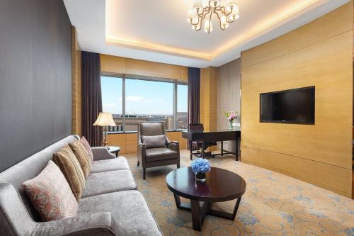 crowne plaza shanghai noah square by ihg