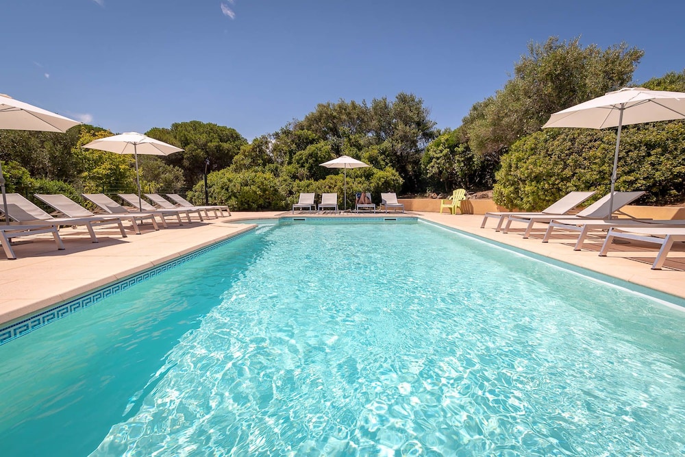 hotel cala di loru
