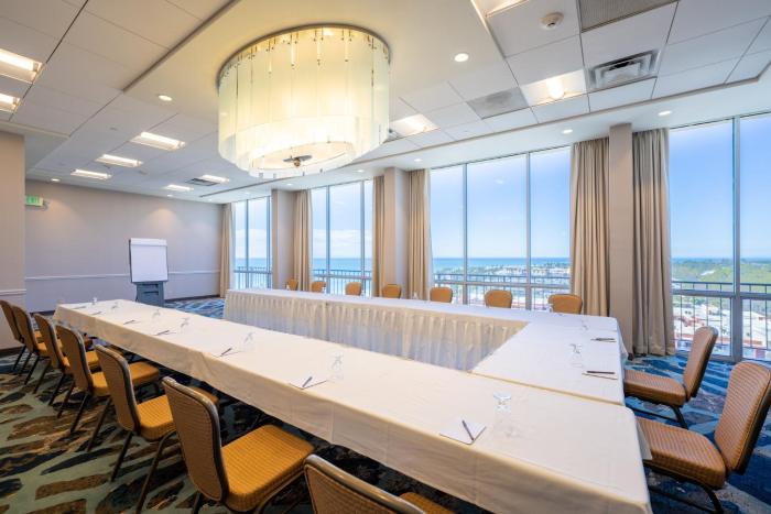 crowne plaza ventura beach by ihg