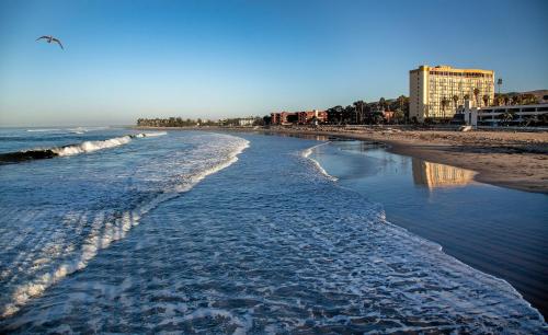 crowne plaza ventura beach by ihg