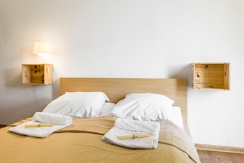 downtown forest hostel and camping