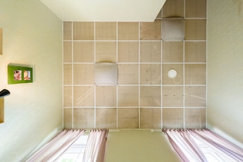 downtown forest hostel and camping