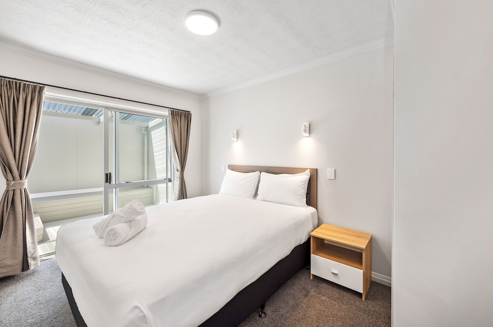 ashleigh court motel