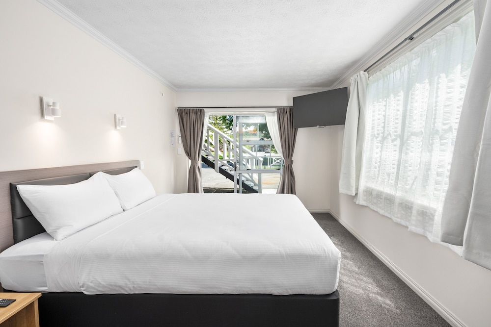ashleigh court motel