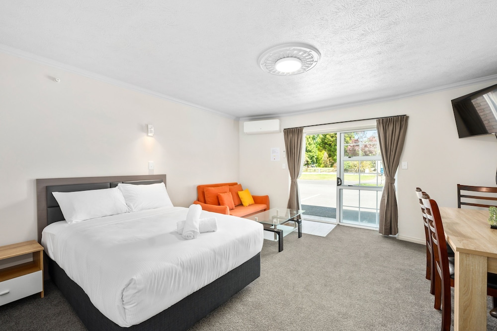 ashleigh court motel