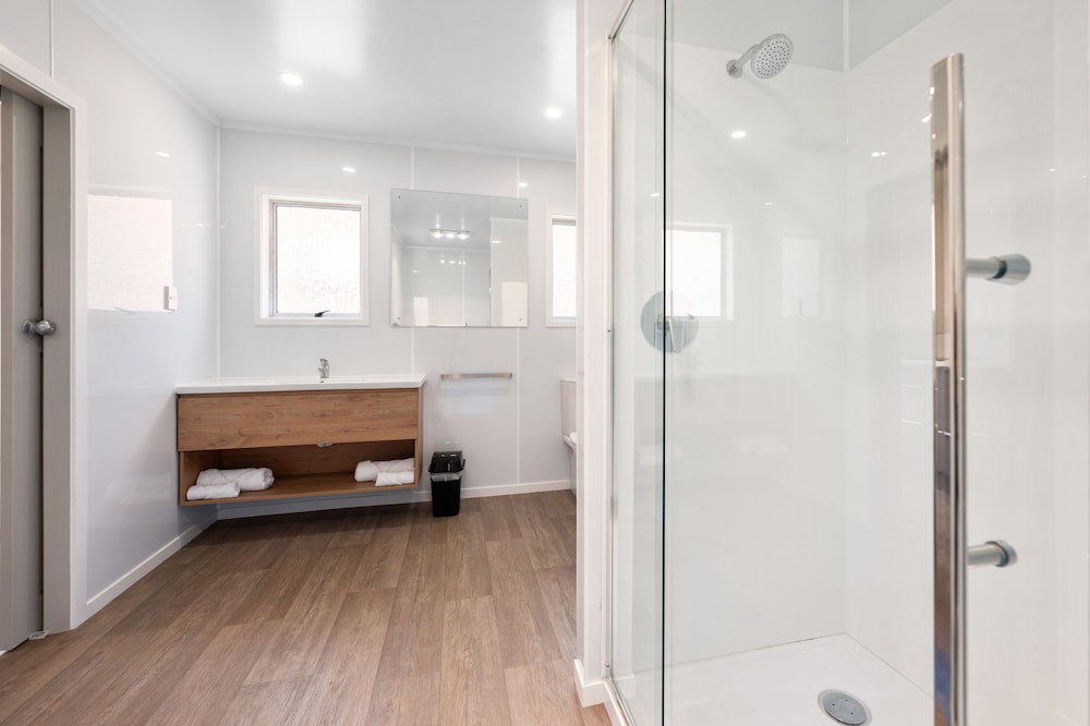 ashleigh court motel