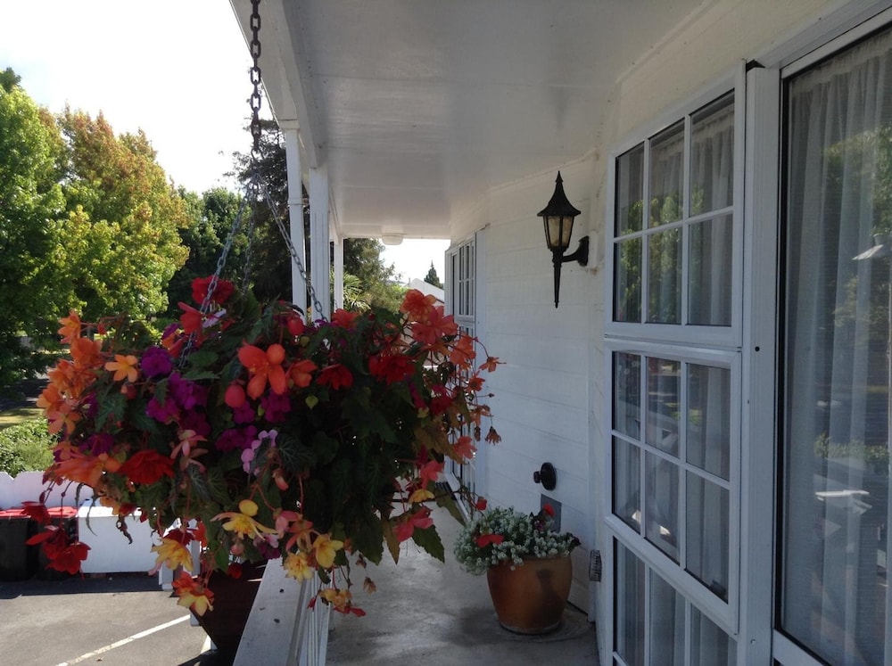 ashleigh court motel