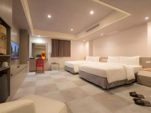 the cloud hotel
