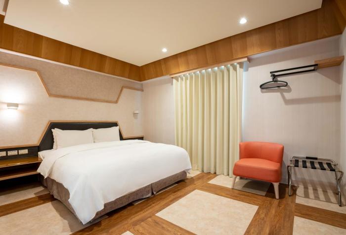 the cloud hotel