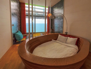 haslla art world museum hotel