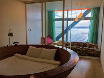 haslla art world museum hotel