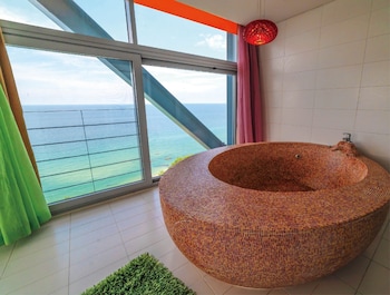 haslla art world museum hotel