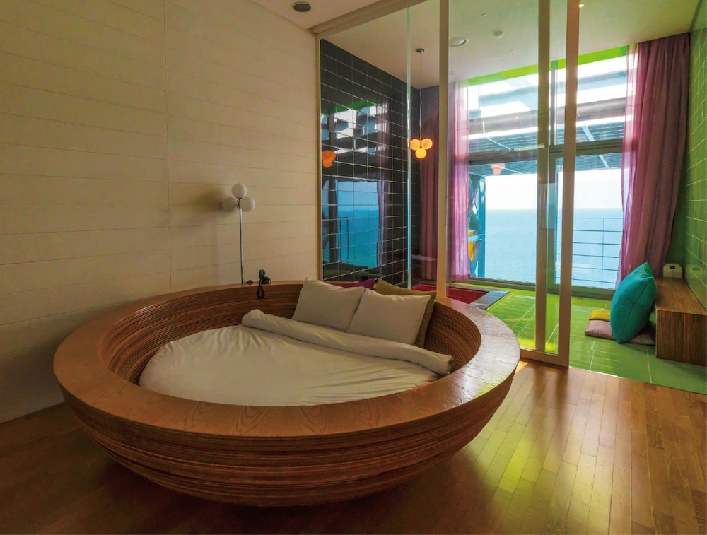 haslla art world museum hotel