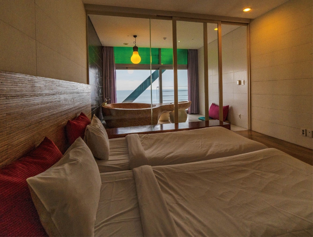 haslla art world museum hotel