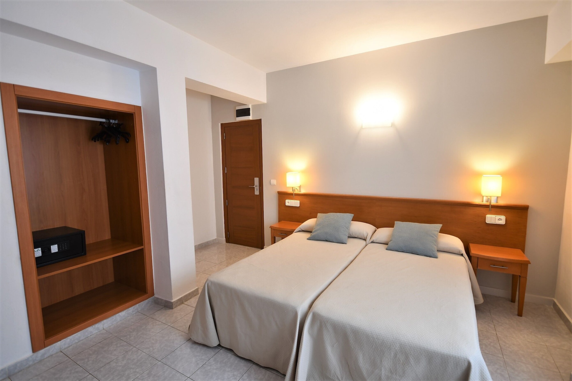 hostal mallorca