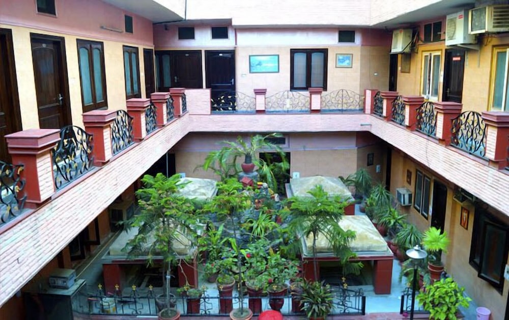 hotel shiraz continental