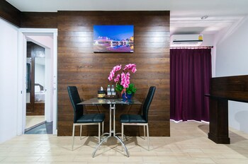 the chateau chiang mai residence