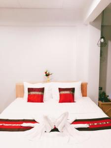 little lanna cafe and premier guesthouse