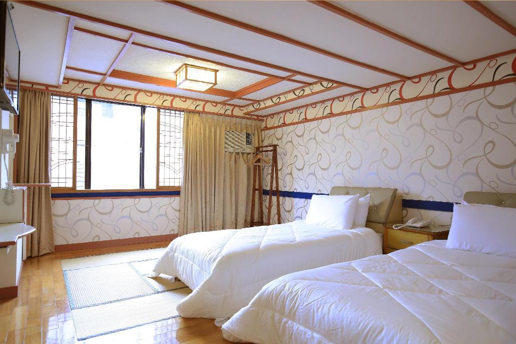 phoenix pavilion hot spring hotel