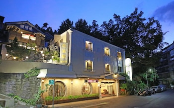 phoenix pavilion hot spring hotel