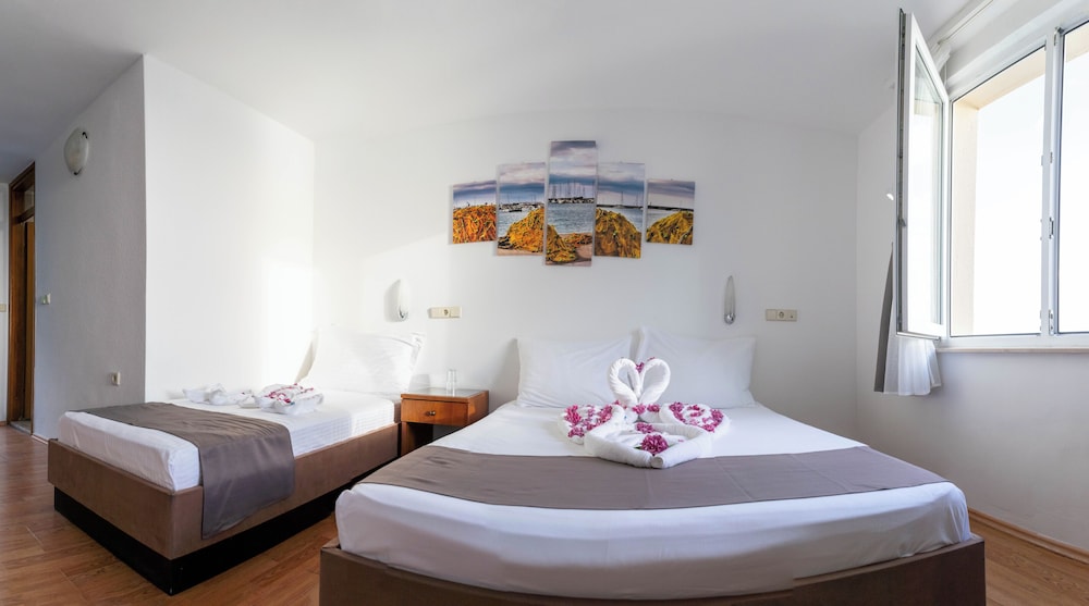 beach hotel plaza