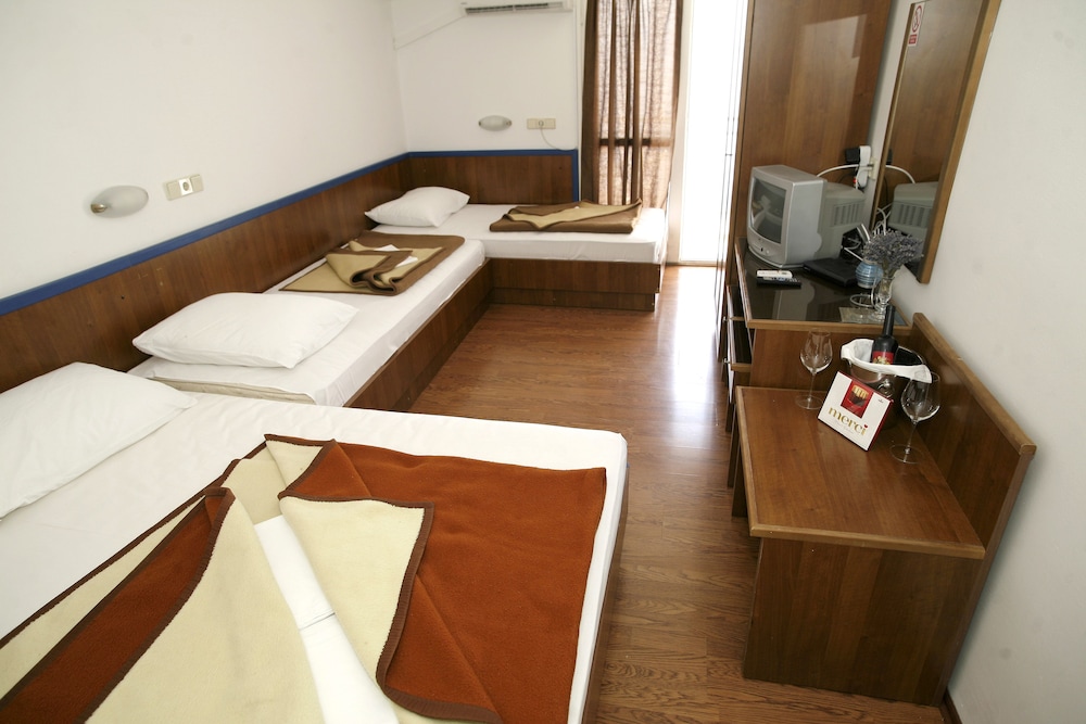 beach hotel plaza