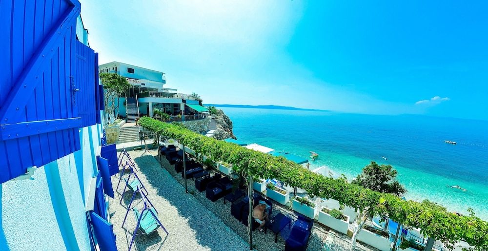 beach hotel plaza