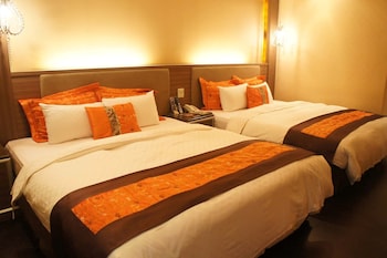 r7 eco hotel