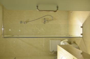 the scenery city hotel