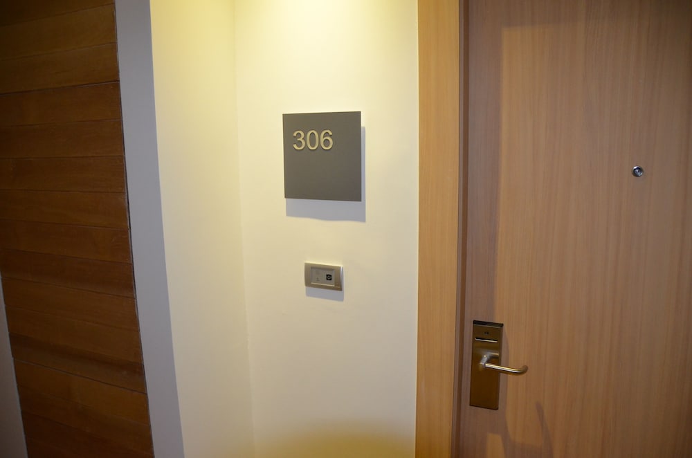 the scenery city hotel