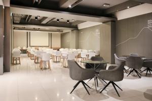 dandy hotel daan park branch