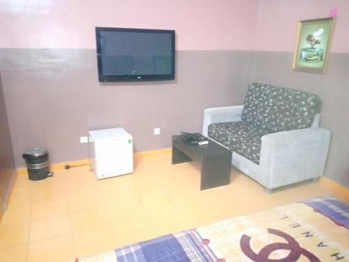 royalview hotel and suites