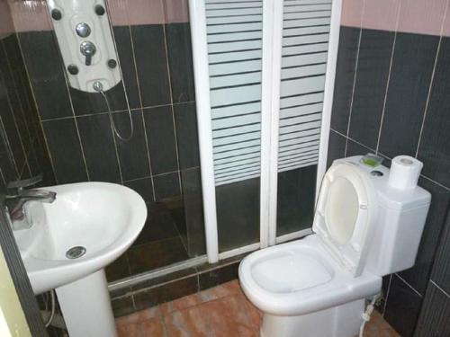 royalview hotel and suites