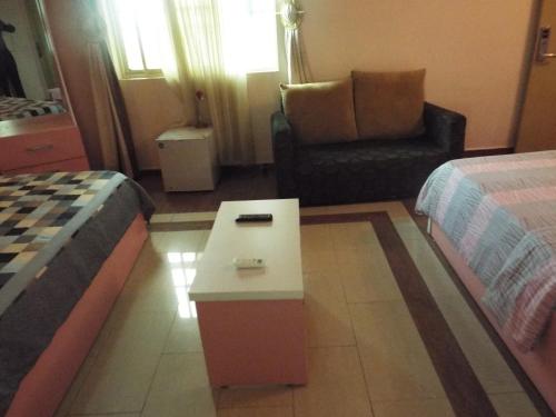 royalview hotel and suites