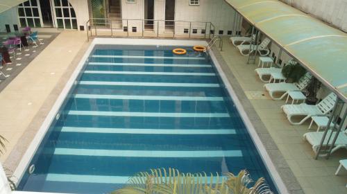 royalview hotel and suites