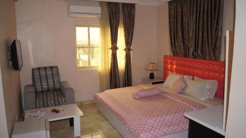 royalview hotel and suites