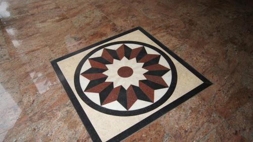 royalview hotel and suites