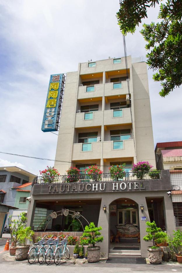 tau tau chu hotel